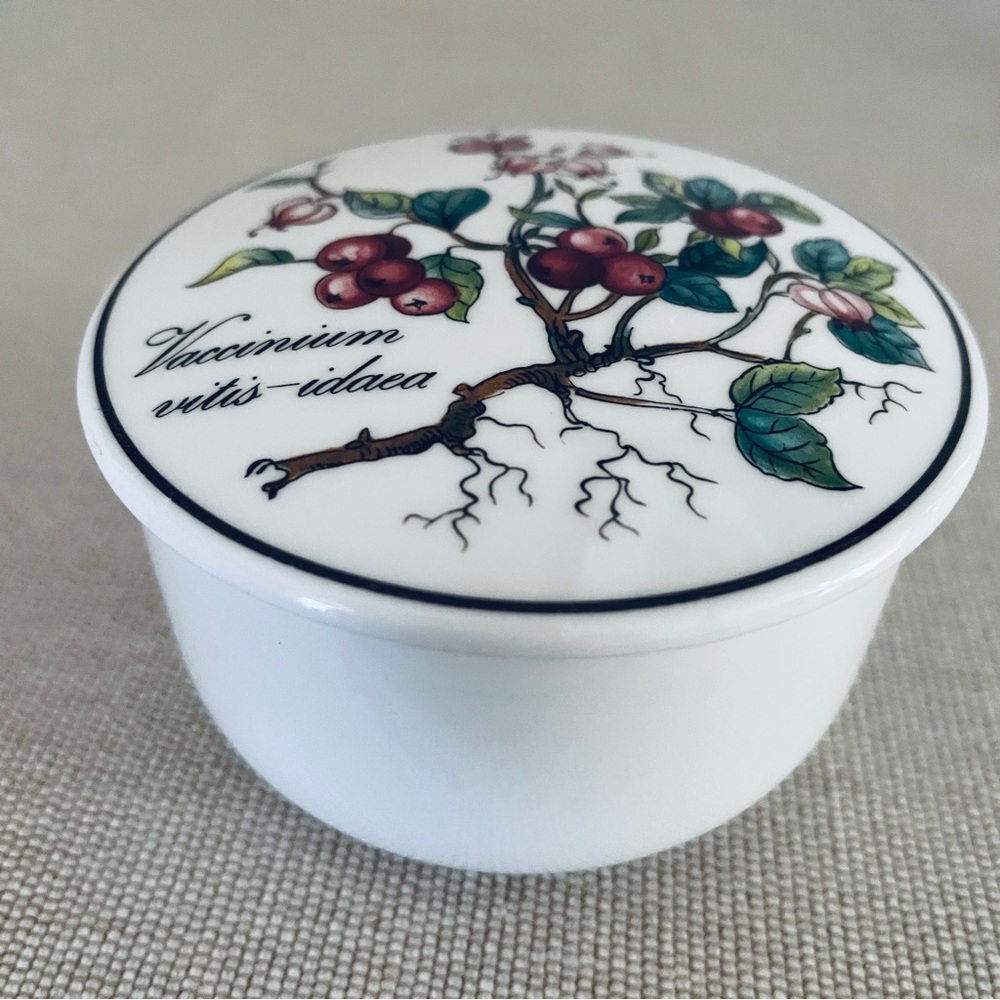 Villeroy and Boch Botanical anno 1748 Luxembourg  vitro porcelaine  trinket box